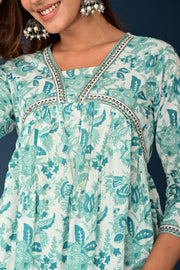 Teal and pink Alya cut