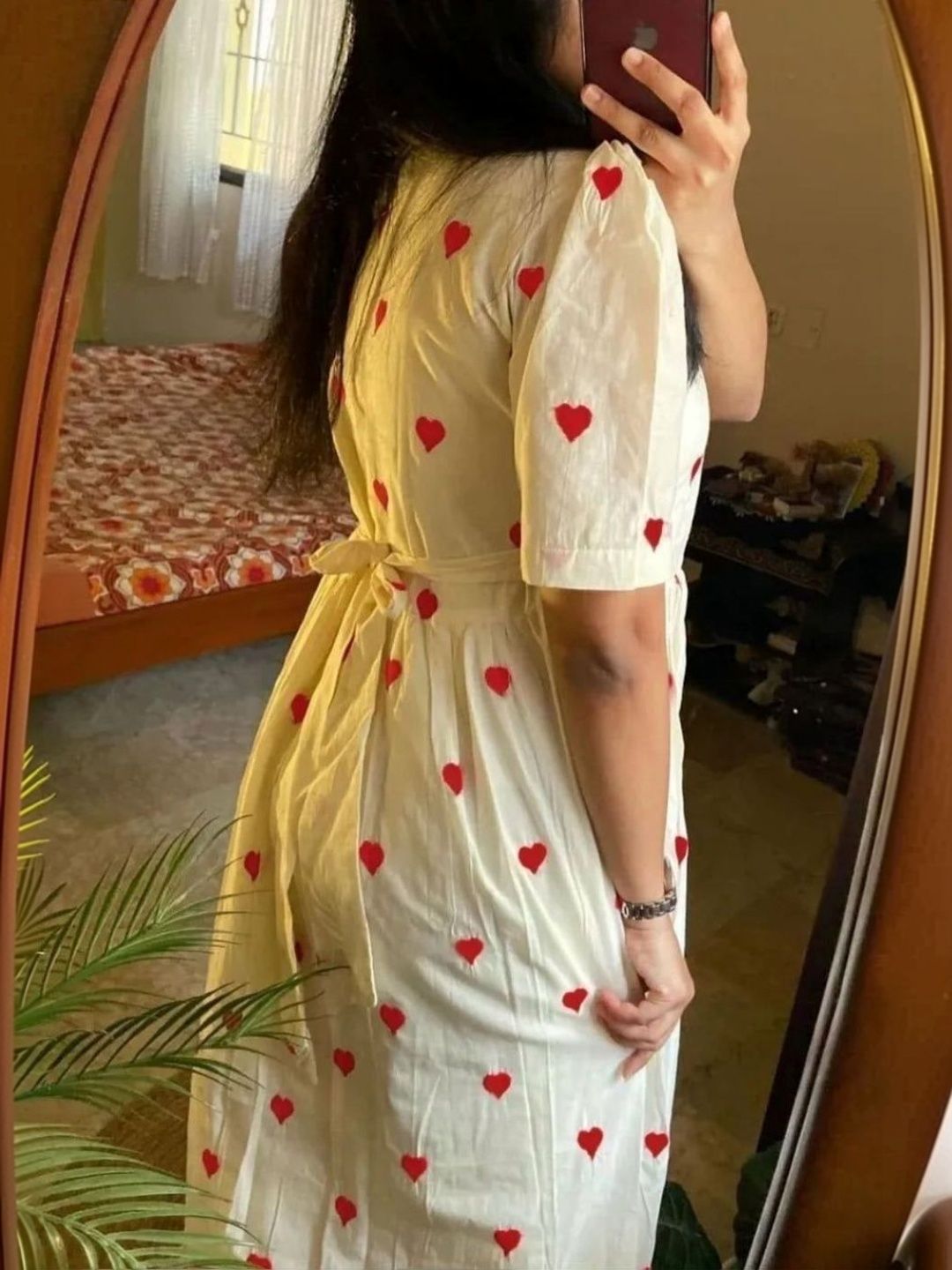 Women Geometric Embroidered Mirror Work Kurta