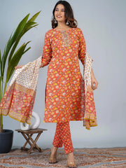 Women Floral Printed Regular Thread Work Pure Cotton Kurta with Trousers & With Dupatta